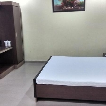 Hotel Varsa Dibrugarh Luaran gambar