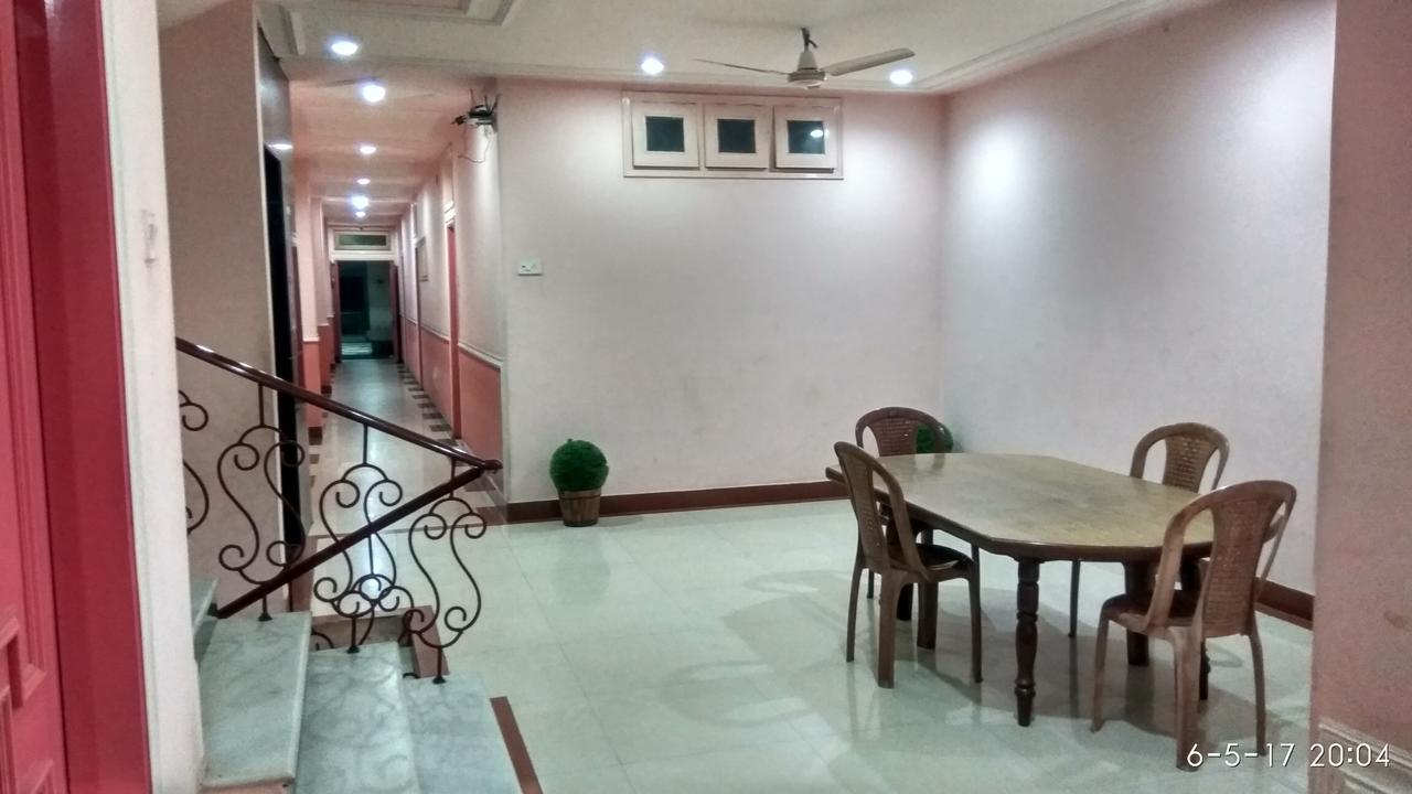 Hotel Varsa Dibrugarh Luaran gambar