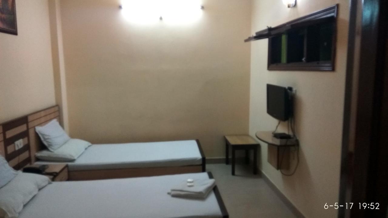 Hotel Varsa Dibrugarh Luaran gambar