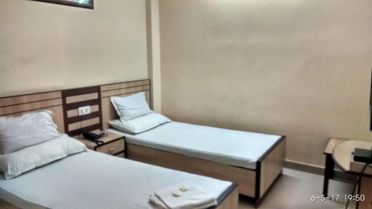 Hotel Varsa Dibrugarh Luaran gambar