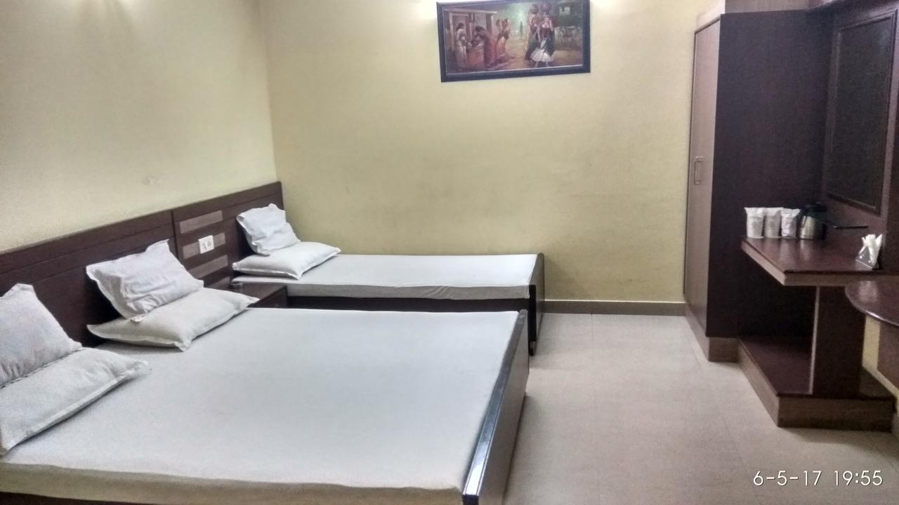 Hotel Varsa Dibrugarh Luaran gambar