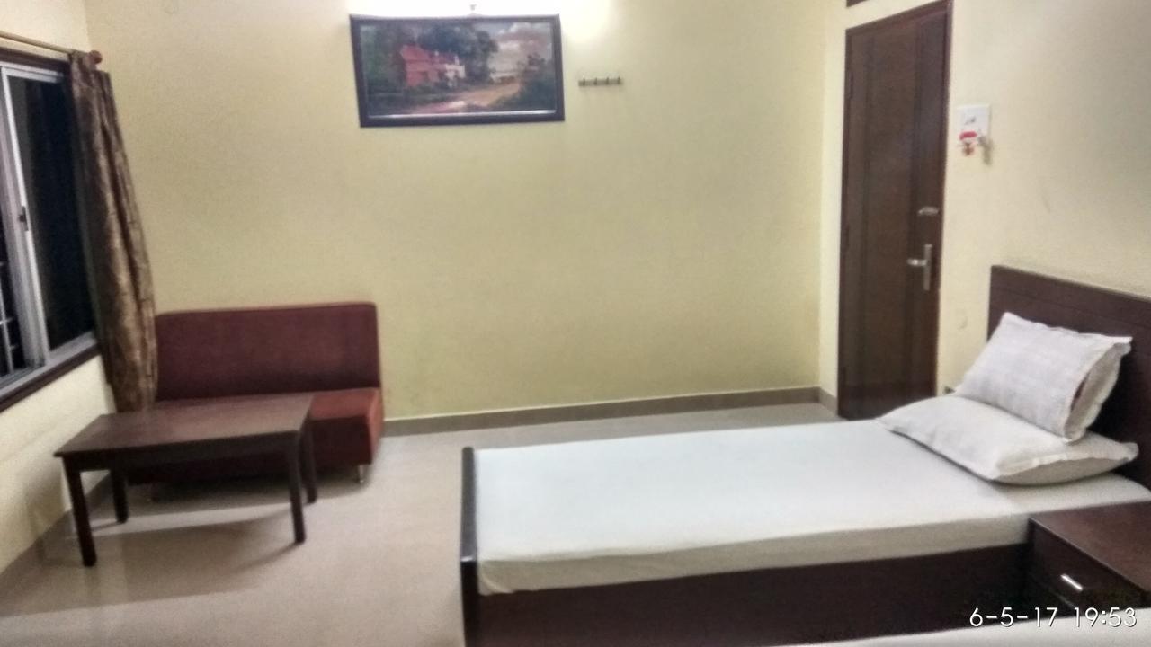 Hotel Varsa Dibrugarh Luaran gambar