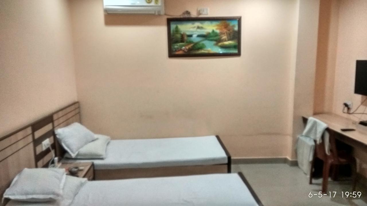 Hotel Varsa Dibrugarh Luaran gambar