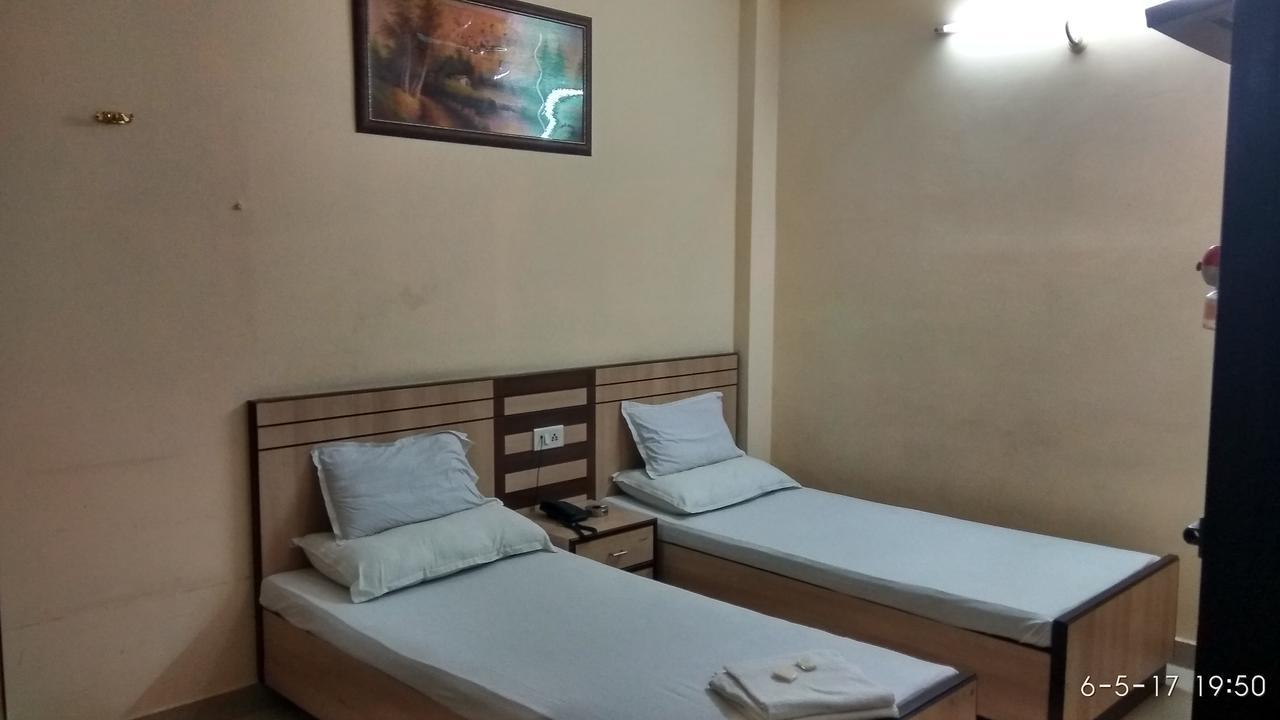 Hotel Varsa Dibrugarh Luaran gambar