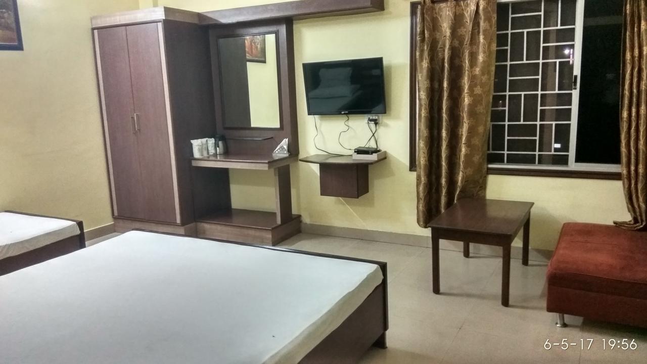 Hotel Varsa Dibrugarh Luaran gambar